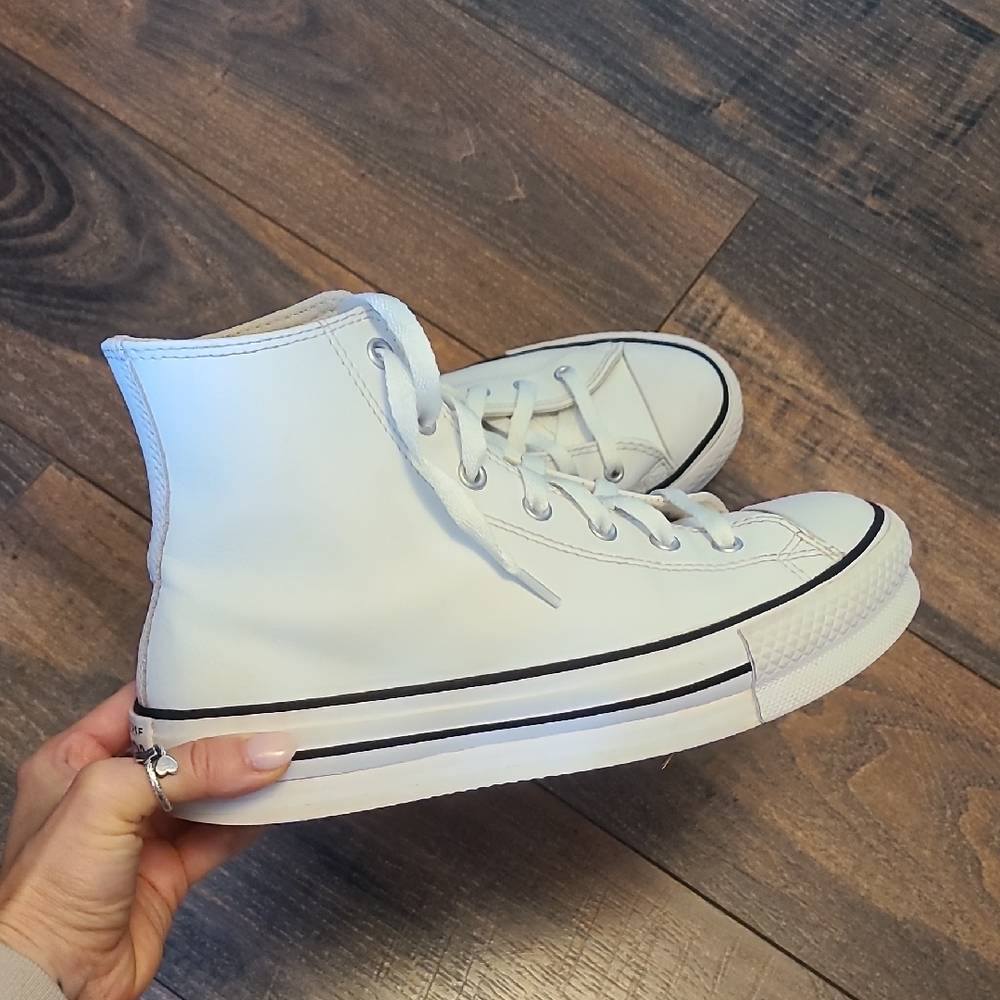 Chuck Taylor All Star Leather Platform, White, Size 7